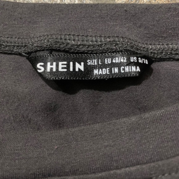 Shein t-shirt - Picture 2 of 2